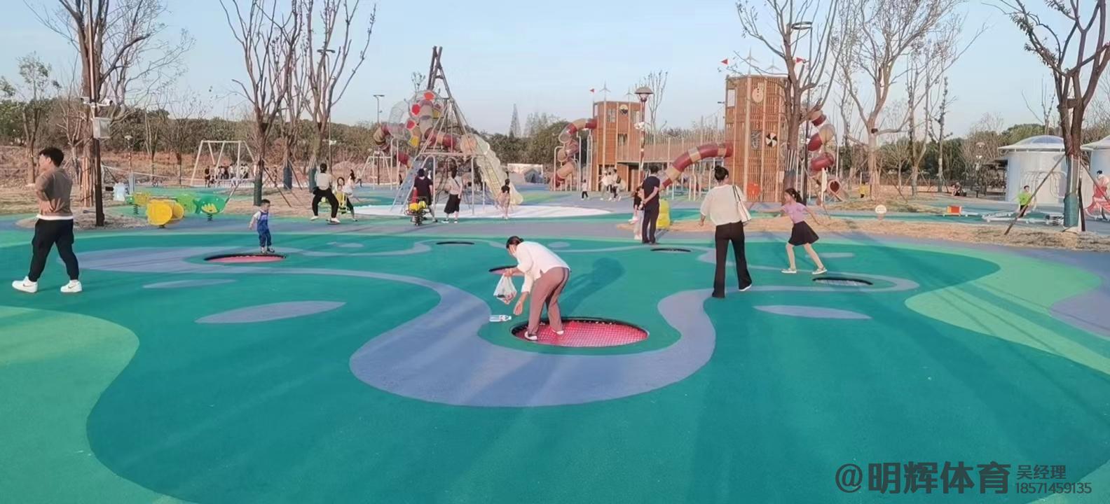 武汉公园跑道是用什么材料做成的